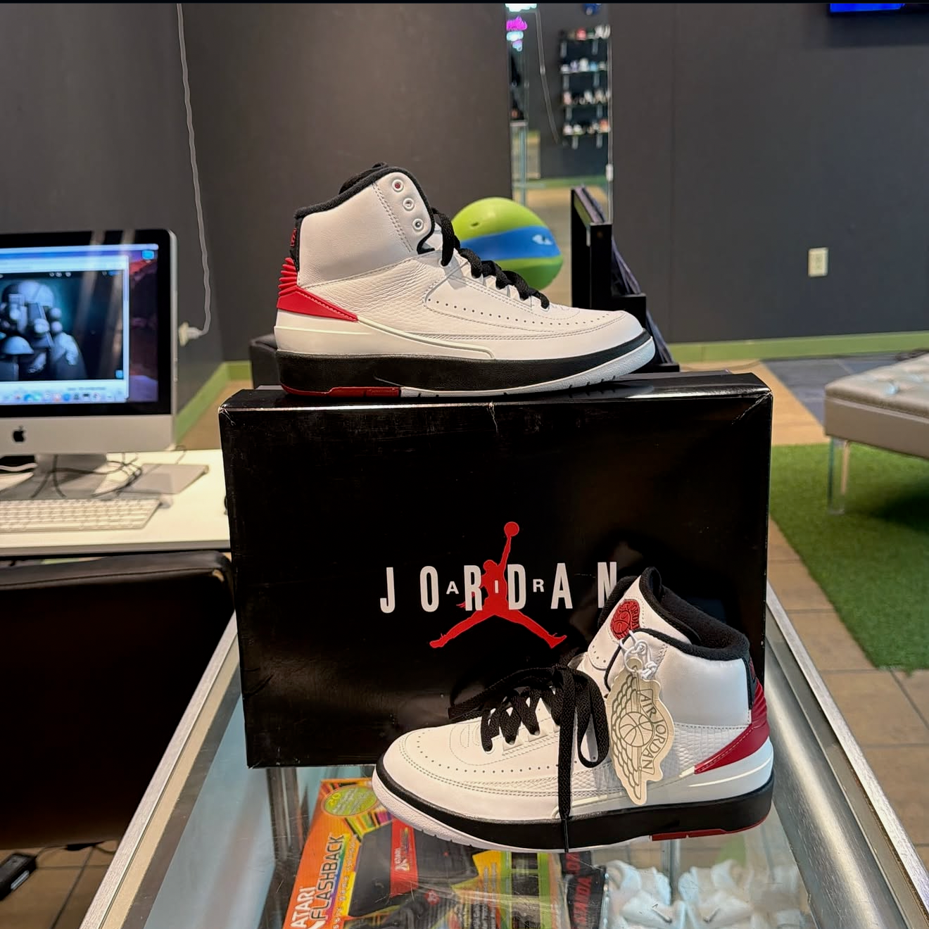 Jordan 2 Chicago (2022)