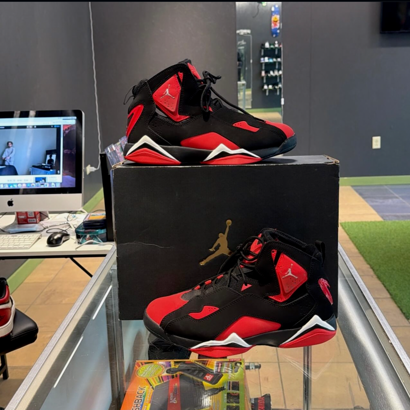 Jordan True Flight Black Red (2009)
