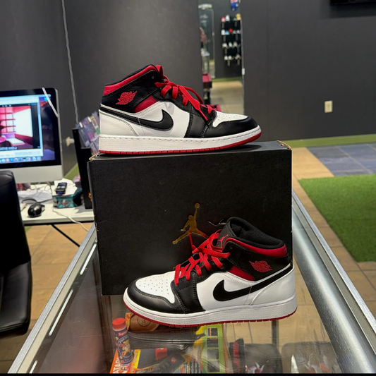 Jordan 1 Mid Gym Red