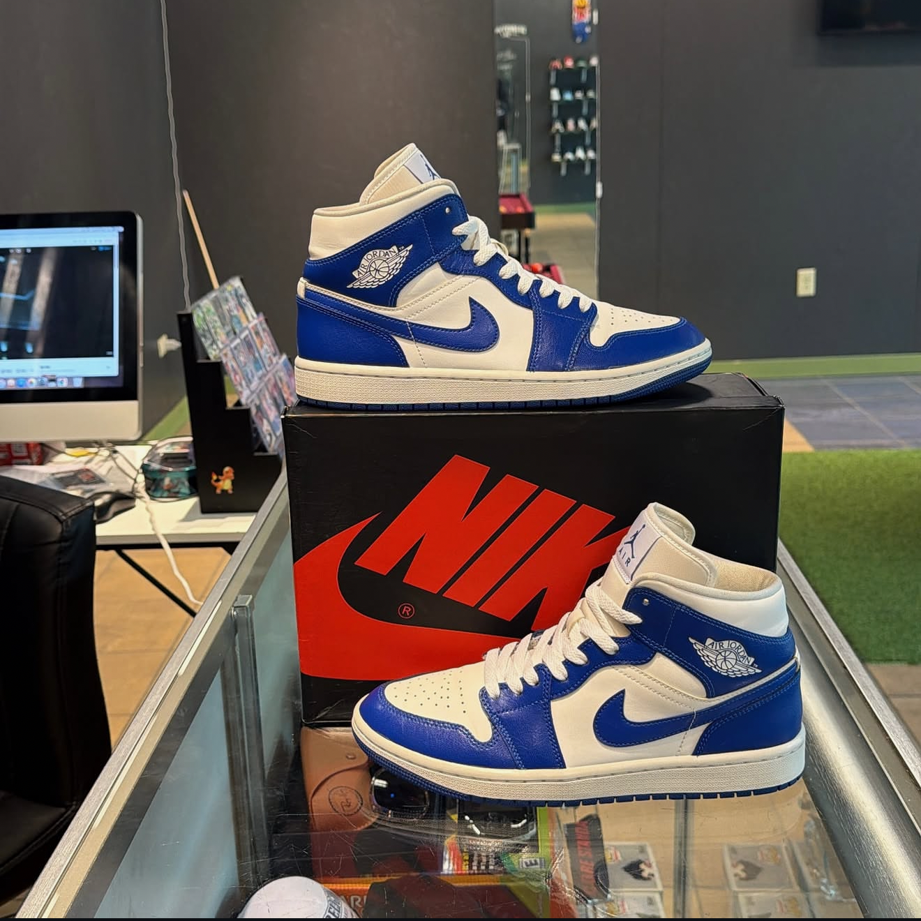 Jordan 1 Mid Kentucky Blue
