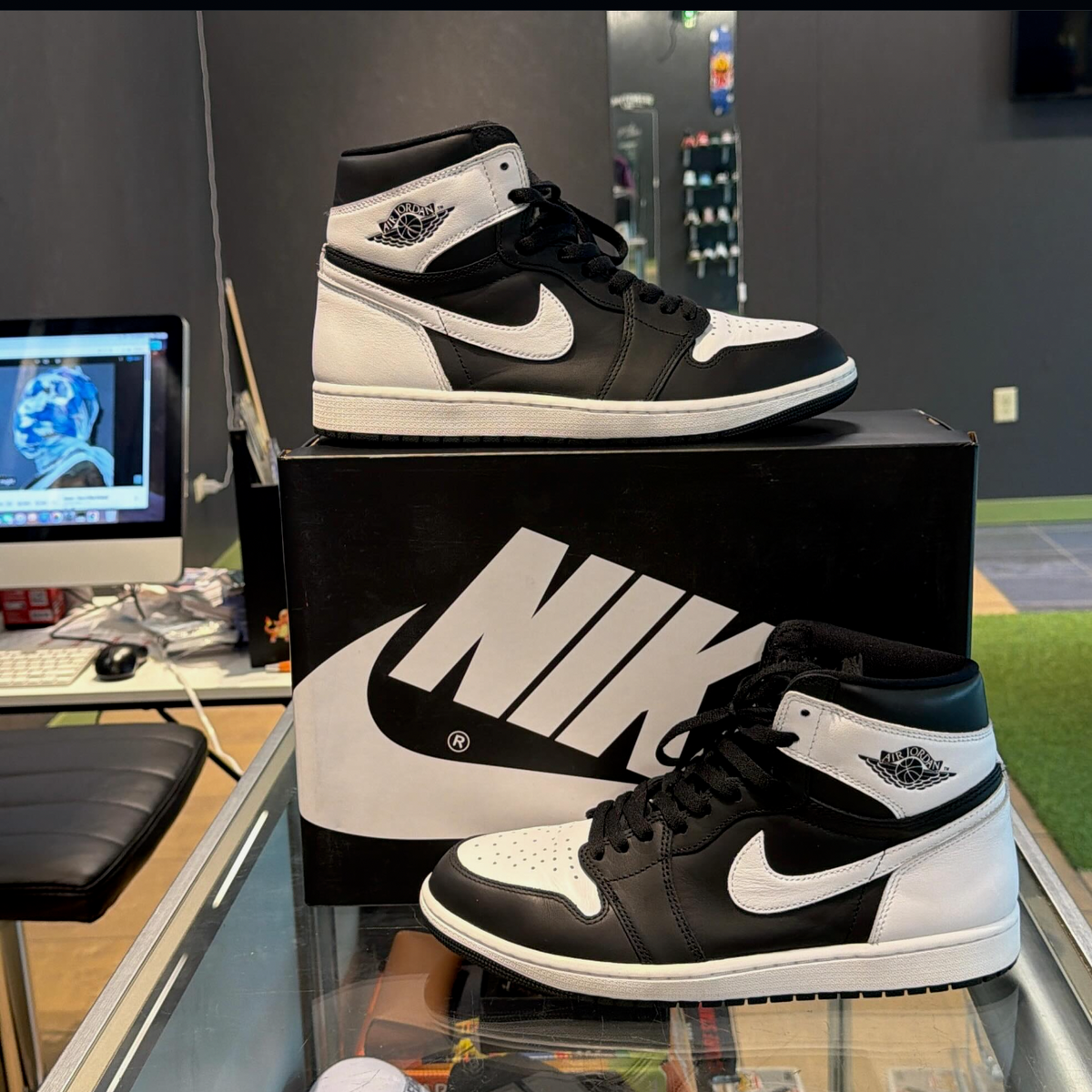 Jordan 1 High Black White