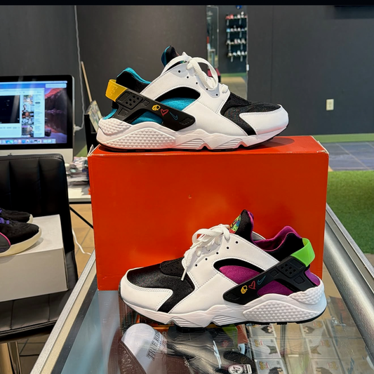 Nike Huarache Peace, Love & Swoosh